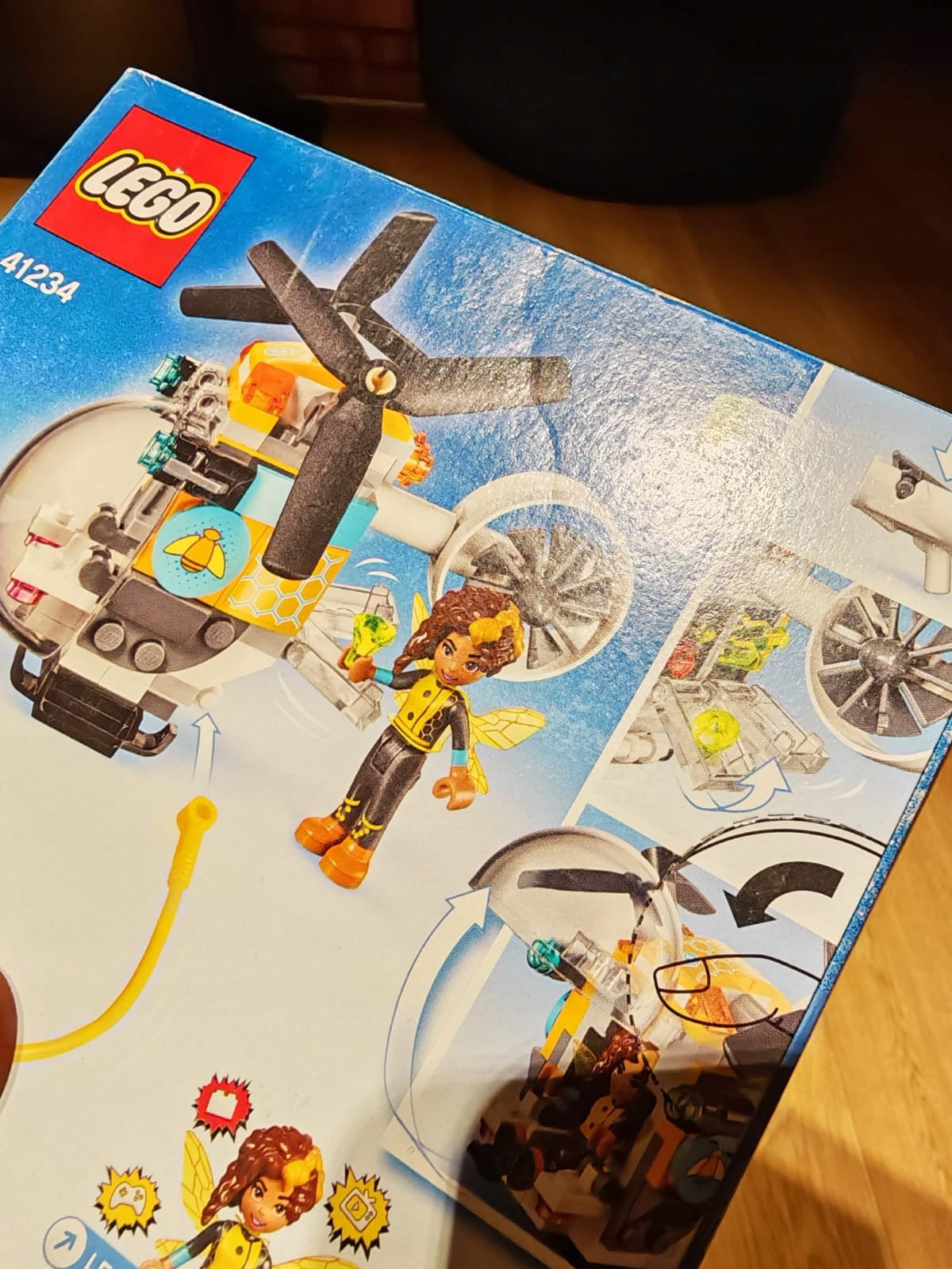 LEGO 41234 DC Super Hero Girls - Helikopter Bumblebee – zdjęcie 4